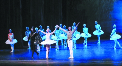 个性鲜明的俄罗斯国家芭蕾舞团《天鹅湖》