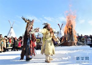 内蒙古鄂伦春冰雪“伊萨仁”开幕