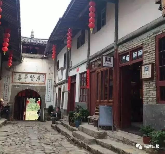 厉害了!这群年轻人!帮助很多贫困户,还把这个古镇发展成文创旅游大镇!