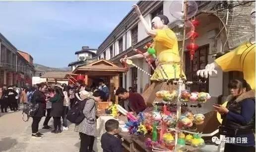 厉害了!这群年轻人!帮助很多贫困户,还把这个古镇发展成文创旅游大镇!