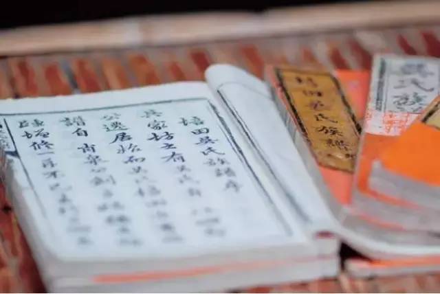 总有人说农村文化已经消失了 这些人用大半辈子的时光为农村文化正名