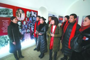 文化部艺术家赴延安慰问演出