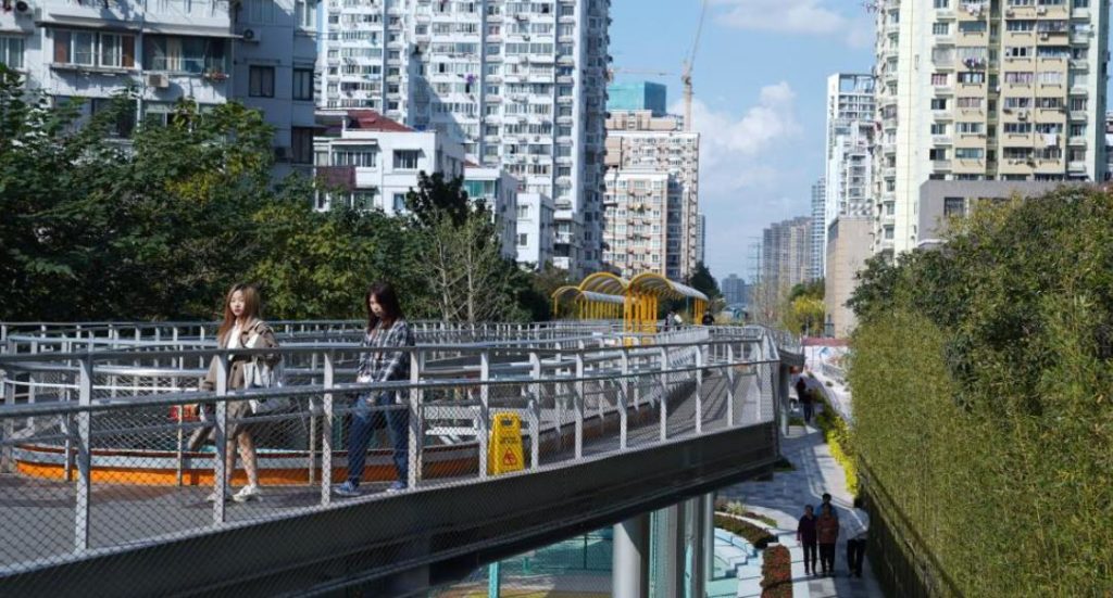 退役铁路线的美丽变身——探访上海百禧公园